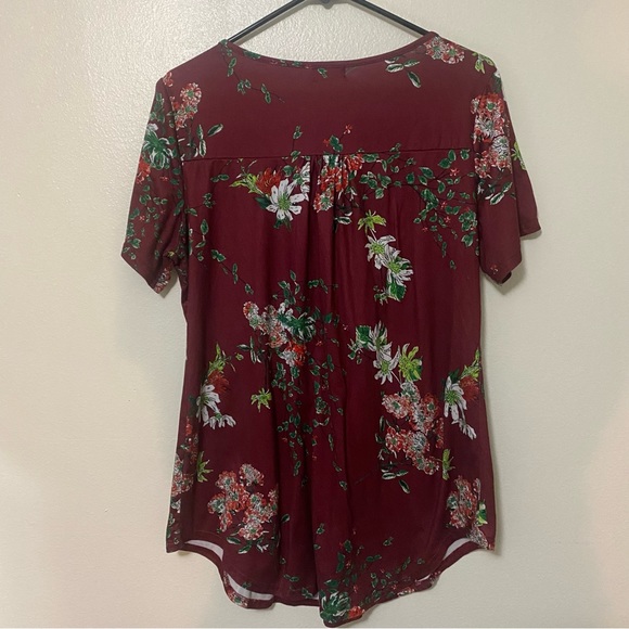 2/$12 Red Wine Floral Casual Short Sleeve Top Women’s Size Large - Picture 2 of 7